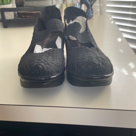 COPY - Black BM Bernie Mev .75” platform shoes. Lulia slip on,size 39, (8.5 US) - Picture 6 of 6